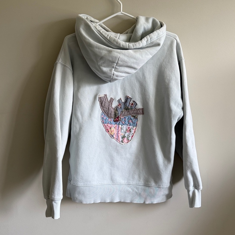 ⭐️ Handmade ANATOMICAL HEART -GLACIER TNA- Upcycle Quilt Patchwork Hoodie - Picture 2 of 2